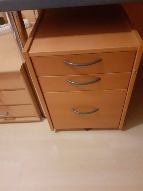 Ikea irodai konténer