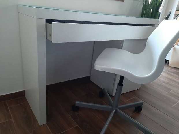 Ikea malm fslkdasztal rasztal