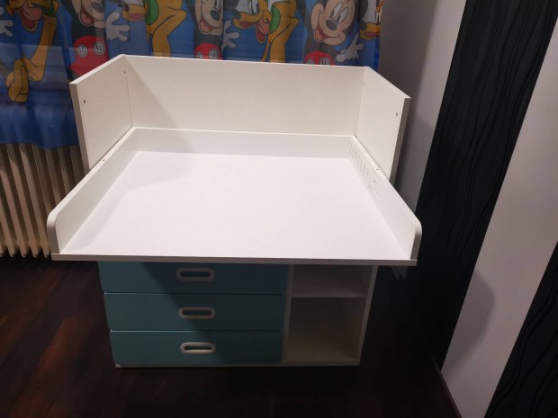 Ikea pelenkázó asztal - Smastad