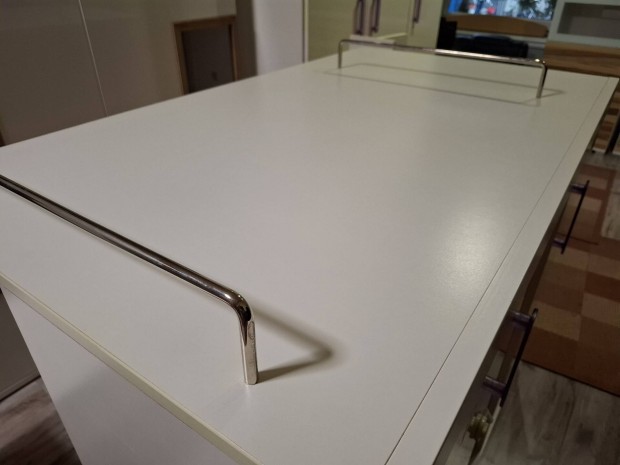 Ikea pelenkázós komód,magasfényű.