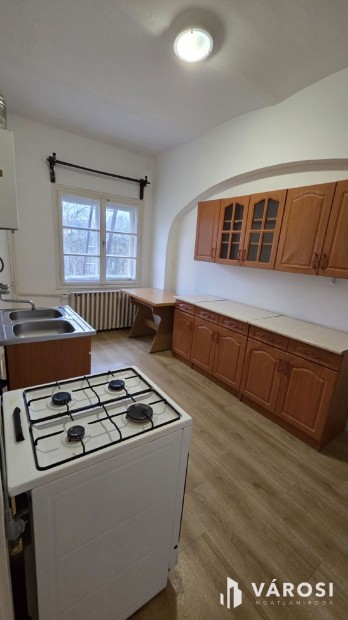 Ikerh�z �p�t�s�hez telek a Kertv�rosban