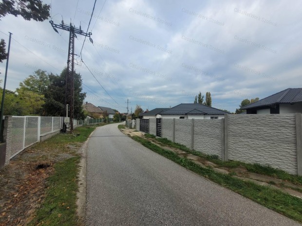 Ikerh�zak Bicske sz�v�ben - csend, k�nyelem, korszer� otthon