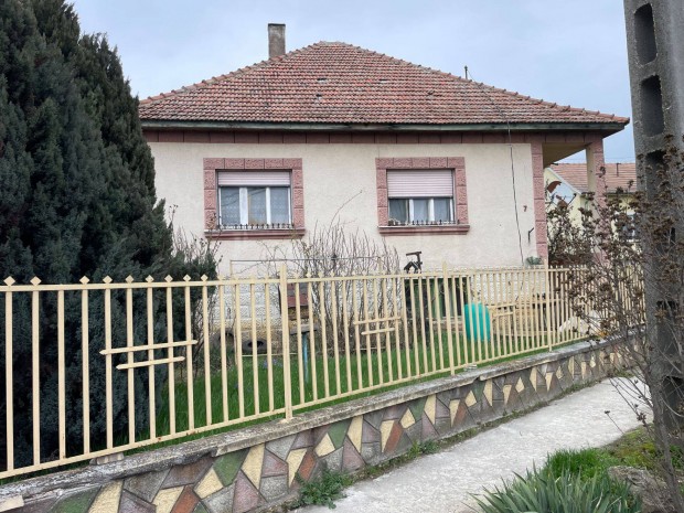 Ikladi csaldi hz elad