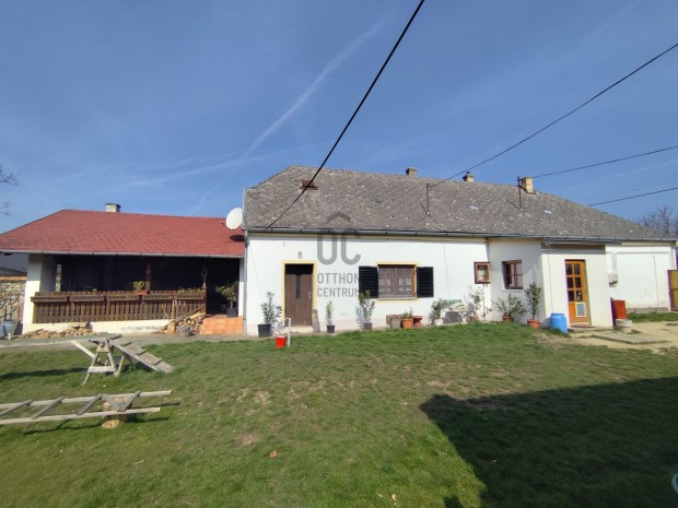 Impozáns telek méret, számtalan lehetőség Márkón!