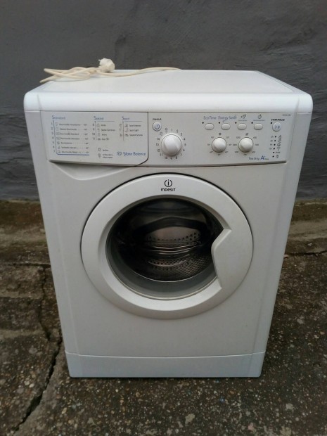 Indesit 5 kg 1000c mosgp 45 cm keskeny fajta