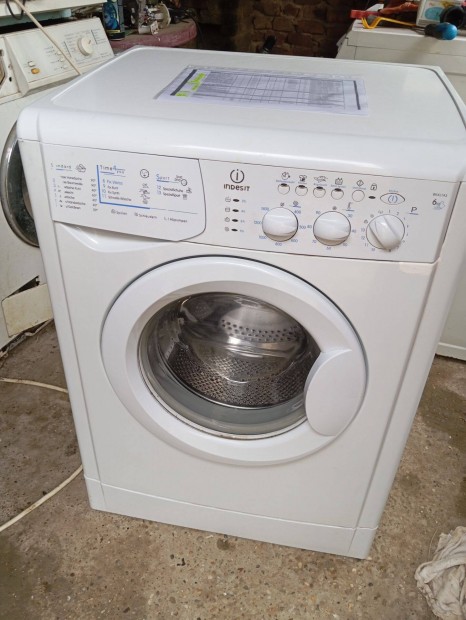 Indesit 6 kg-os, 1400-es centris, elöltöltős mosógép