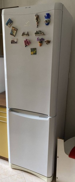 Indesit BAN13 kombinált hűtőszekrény