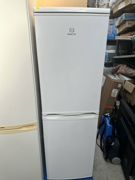 Indesit CA55 alulfagyaszts kombinlt ht 150L/85L fehr htszekrny