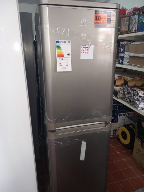 Indesit alulfagyasztós kombinált hűtőszekrény  154/100L