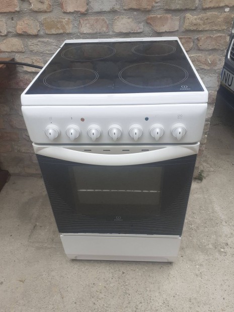 Indesit elektromos szabadonálló tűzhely