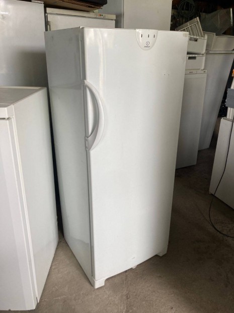 Indesit fagyasztszekrny - 209 L