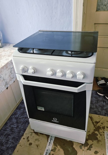 Indesit gáztűzhely! Vezetékes-palackos! + elszívó!