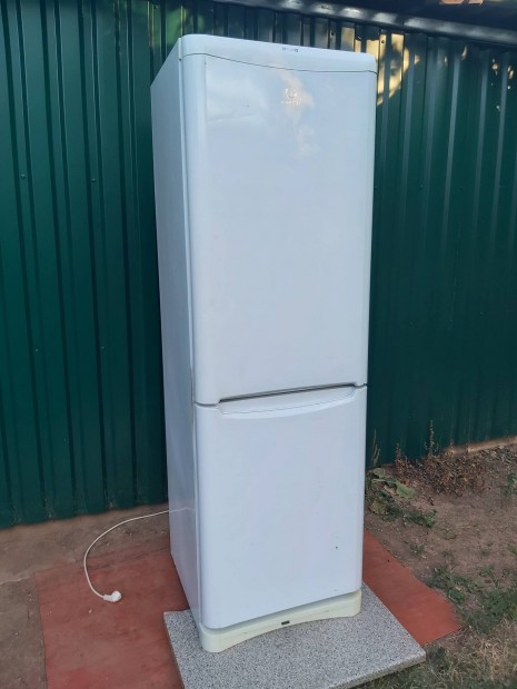 Indesit ht elad.  Nagy mret 330 Liter - Garancival 