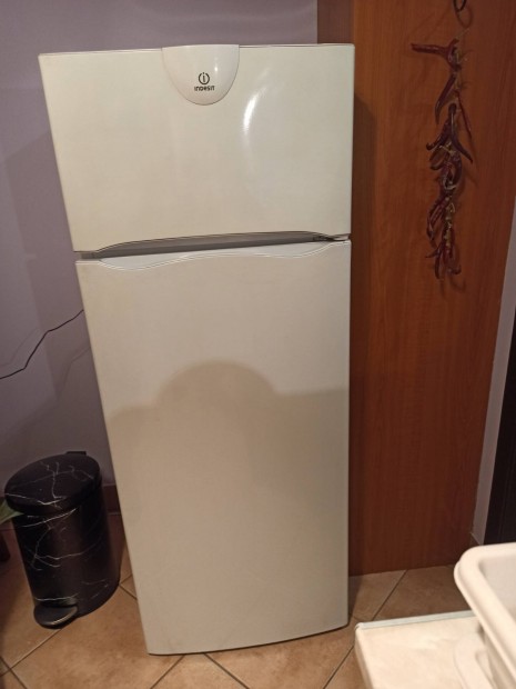 Indesit htszekrny elad 