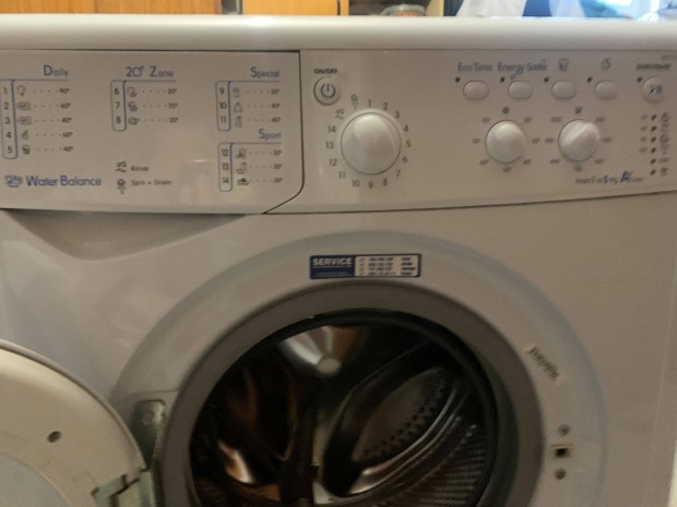 Indesit keskeny mosgp