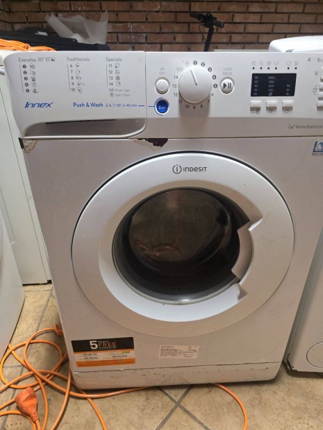 Indesit mosgp 1000 fordulattal 6kg ruha keskeny kivitel