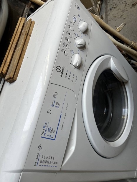 Indesit mosgp Widxl 126EX ( alkatrsznek )