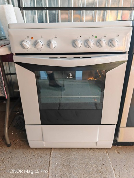 Indesit villanytzhely 