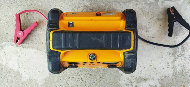 Ind�t�sr�seg�t� �s aut�s kompresszor 