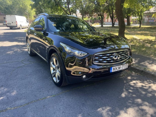 Infiniti FX30d 3.0 V6 S Premium (Automata) Feke...
