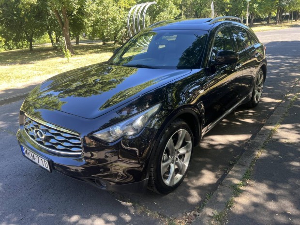 Infiniti FX30d 3.0 V6 S Premium (Automata) Feke...