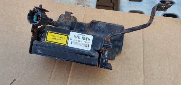 Infiniti FX35 FX37 FX50 Qx70 sebess�gtart� automatika t�vols�g�rz�kel�