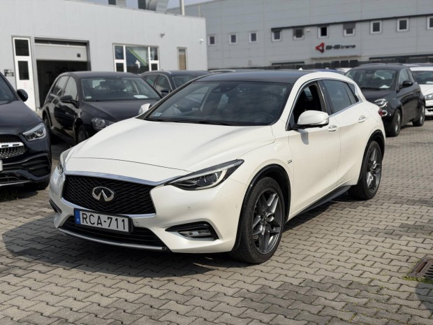 Infiniti Q30 2.2d Premium Tech Gallery White DC...