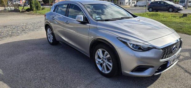 Infiniti Qx30 2.0t Premium AWD DCT M. O-i. 2.TU...