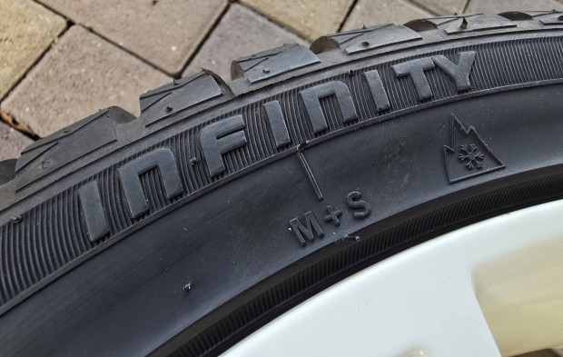 Infinity Ecozen, 225/40 R18, téli gumi