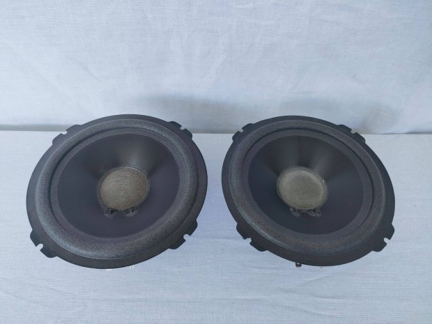 Infinity Kappa aut� hifi m�lyk�z�p hangsz�r� p�r