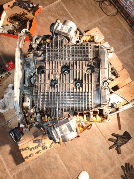 Infinity Vq 37 Vq35 szelepfedel pillangoszeleppel.