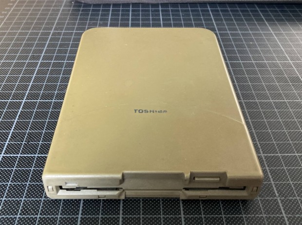 Info-trtneti rdekessg! Toshiba kls 3,5" Floppy Disc Drive