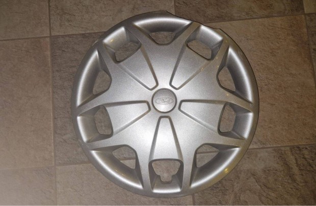 Ingyen elvihet� 1db 16" Ford Transit gy�ri d�szt�rcsa. S�r�lt !!!