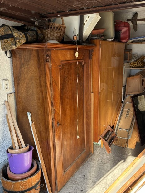 Ingyen elvihet� R�gi szekr�nyek 