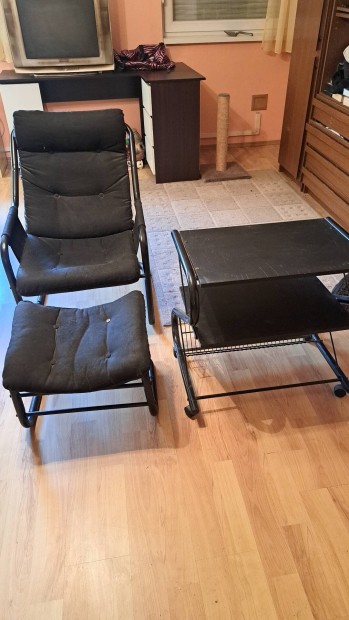 Ingyen elvihet� TV �llv�ny �s sz�k l�btart�val.