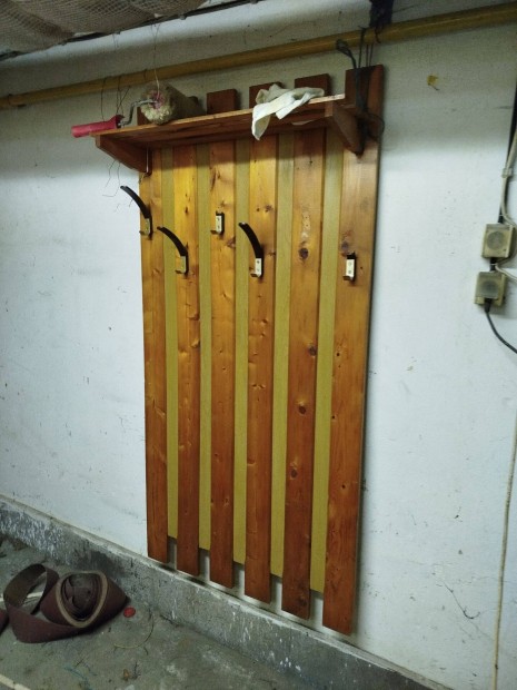 Ingyen elvihet� el�szoba fal