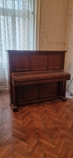 Ingyen elvihet pianino Budapest VI kerlet 