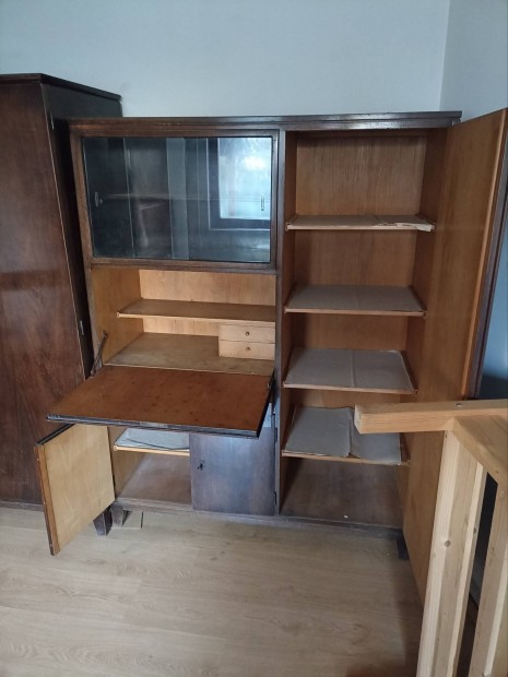 Ingyen elvihet� szekr�ny