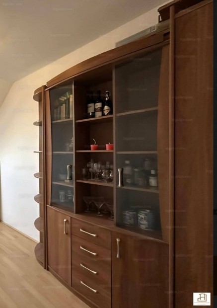 Ingyen elvihet� szekr�nysor