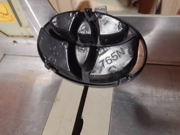 Ingyen elvihet toyota emblma 