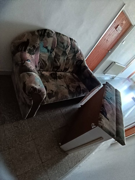 Ingyen elvihető ülőke