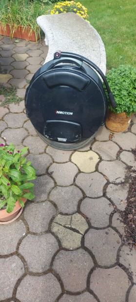 Inmotion V10 elektromos egykerekű eladó