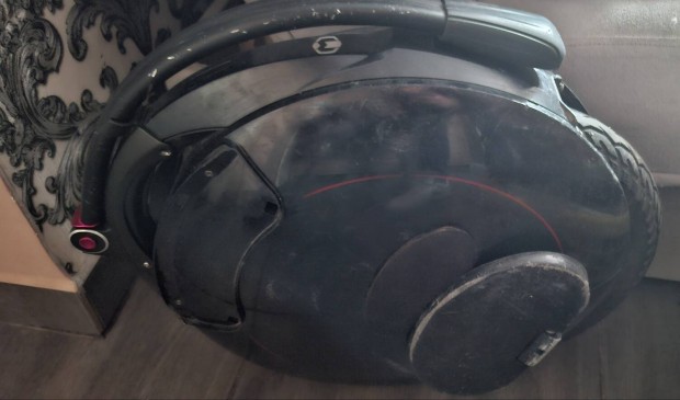Inmotion V5F elektromos egykerek