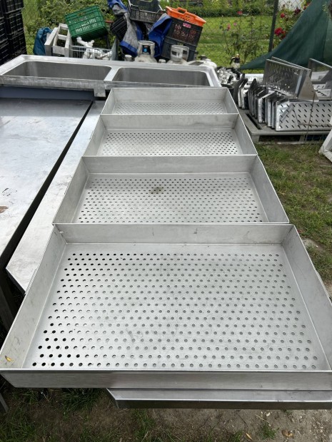 Inox perforlt tepsi .  