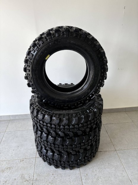 Insta Turbo Special Track terepgumi 195/80r15