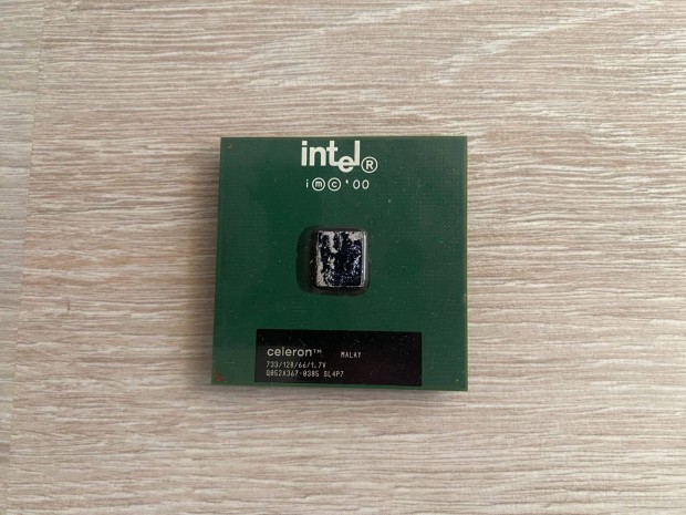 Intel Celeron Processzor CPU 733Mhz