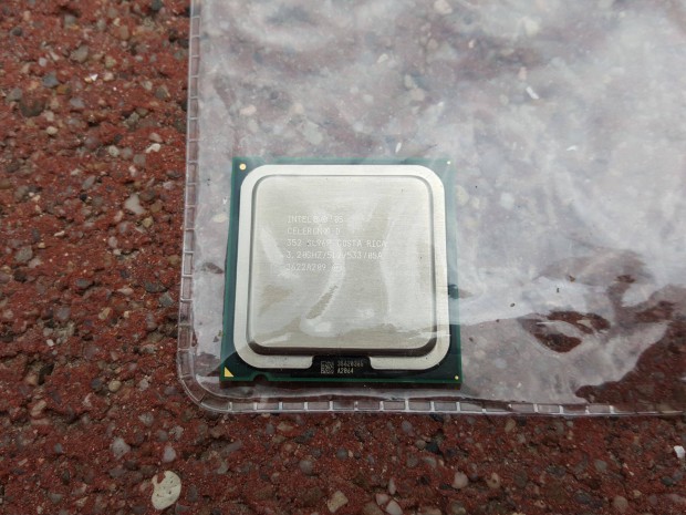 Intel Celeron processzor Fujitsu Siemens gpben volt eredetileg