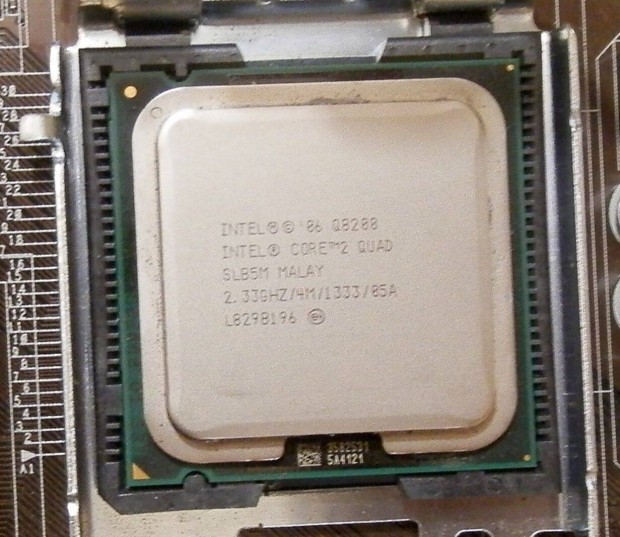 Intel Core 2 Quad Q8200 Processzor