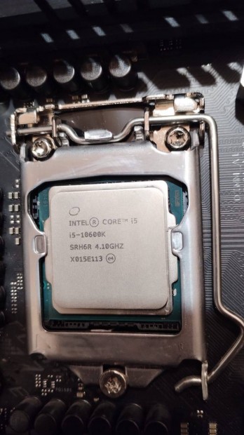 Intel Core i5-10600K processzor up to 4.80 GHz LGA1200