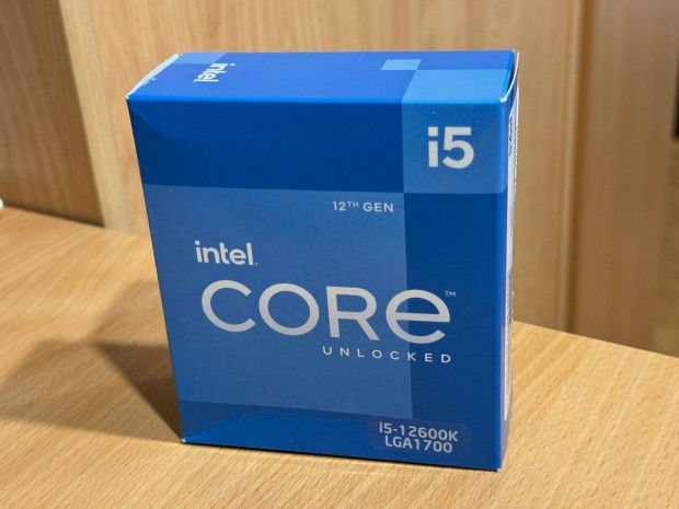 Intel Core i5 12600K CPU + doboz